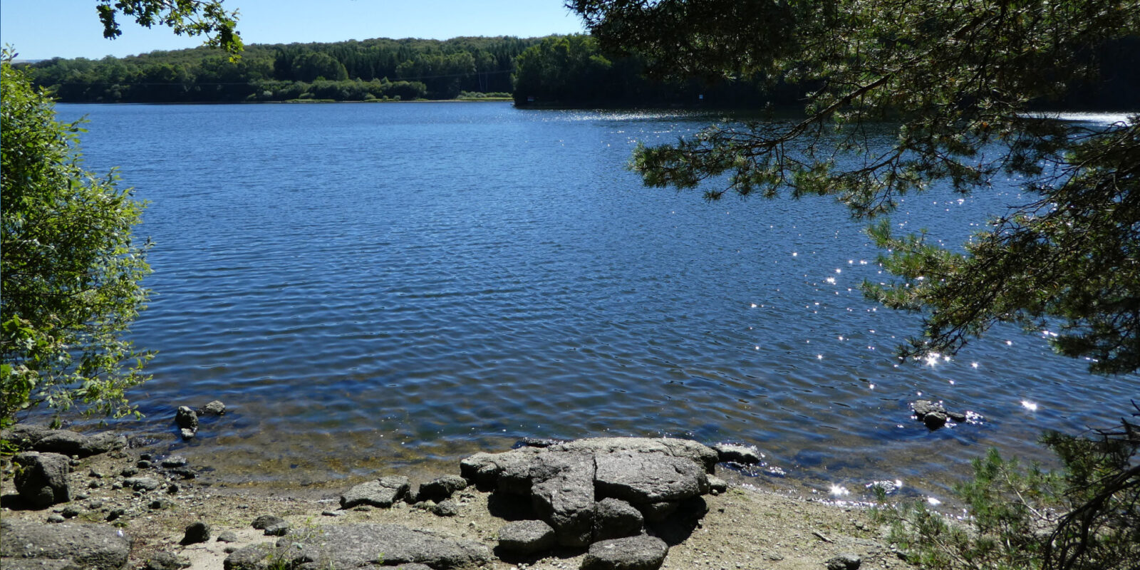 hotel auberge fleurie lac aveyron